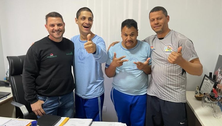Presidente da Câmara do vereadores de Cafelândia recebe alunos da APAE 