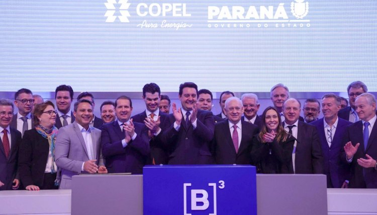Deputado Micheletto participa em SP de cerimônia na Bolsa de Valores