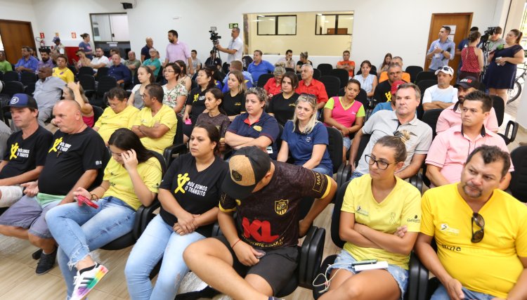 Foi aprovado projeto que regulamenta transporte por aplicativo