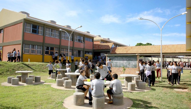 Alunos da rede estadual voltam às aulas nesta segunda-feira