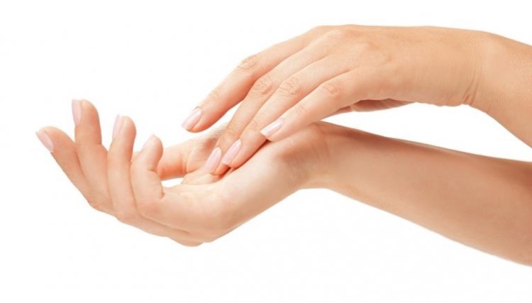 Rejuvenescimento das mãos: como eliminar as manchas causadas pela idade?