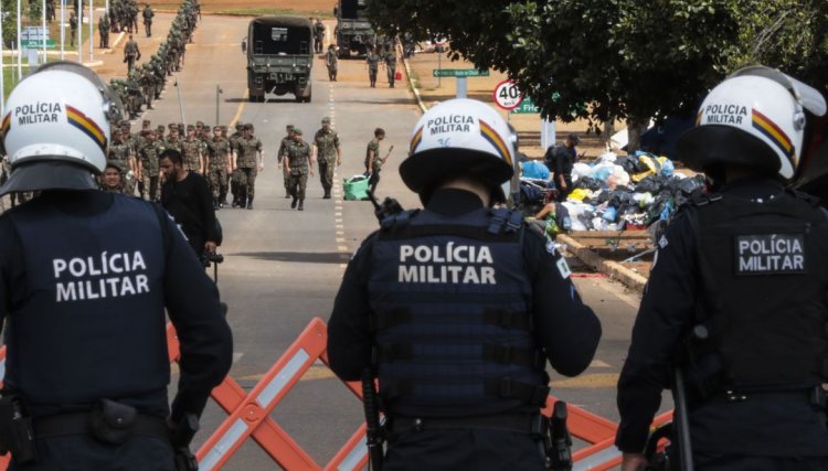 Interventor e Exército dizem que não permitirão volta de manifestantes, no PR governador autorizou retiradas dos acampamentos 