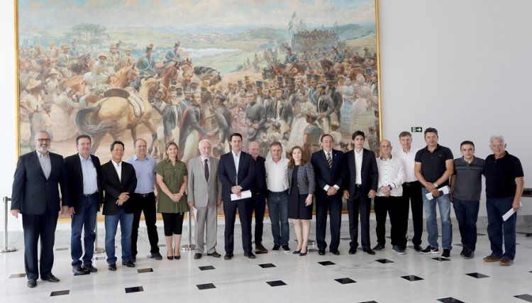 Deputado Sérgio Souza participa de reunião com o governador e a bancada federal para discutir ações para o PR