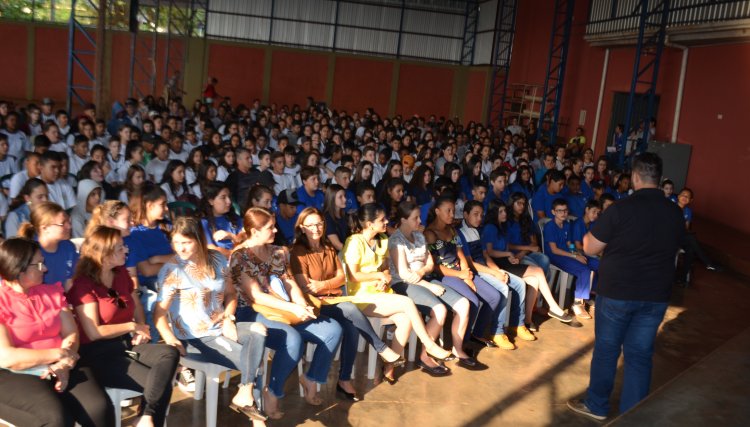 Nova Aurora realiza palestras sobre setembro amarelo