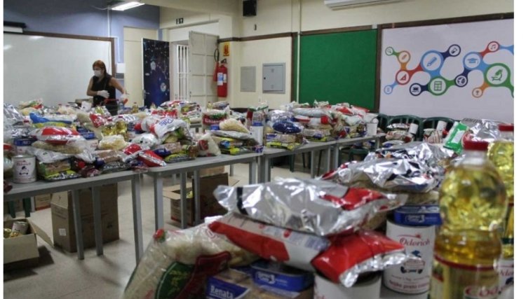 Escolas da rede estadual distribuem kits da merenda