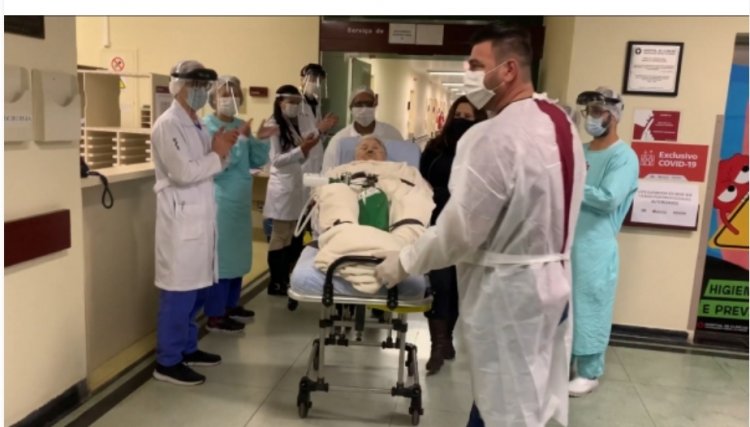 Paciente de 90 anos recebe alta após 35 dias de tratamento para Covid-19, veja o vídeo 