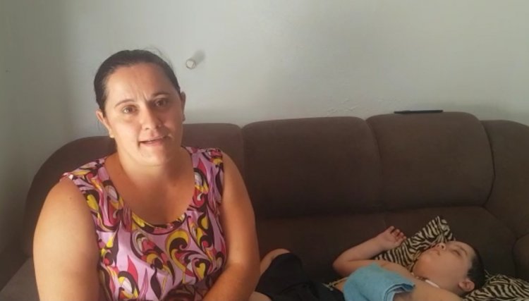 Edna, a mãe do Matheus agradece as arrecadações para o exame da criança 