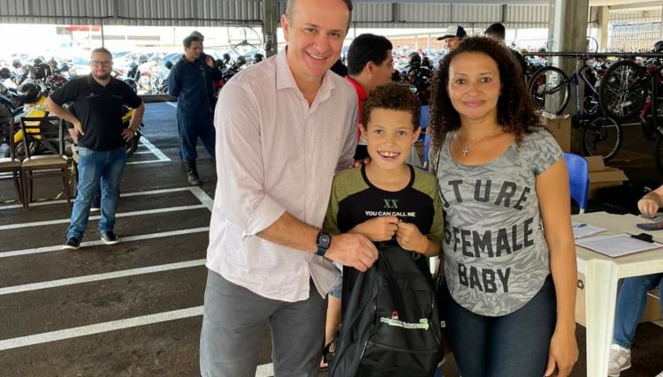 Sintrascoop realiza a entrega de kits escolares nas cooperativas 