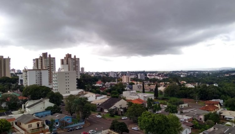 Defesa Civil emite alerta de temporais na Região Oeste