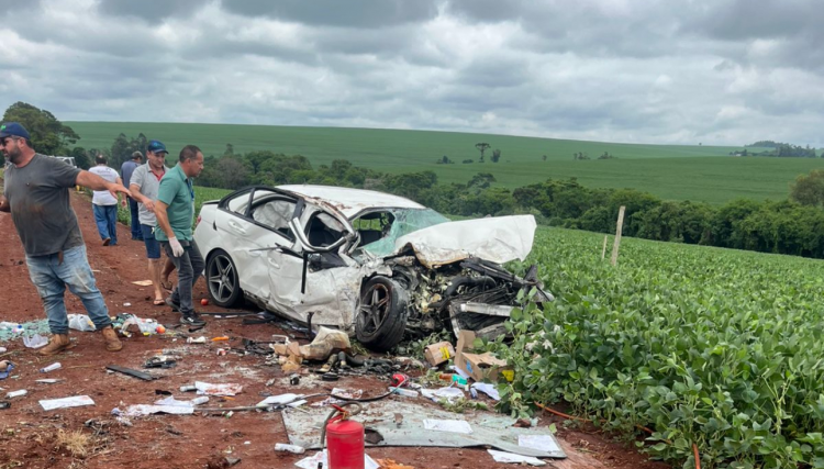 Homem, mulher e cachorro da família morrem em acidente entre Juranda e Mamborê na BR-369