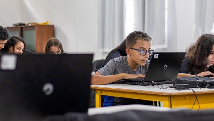27 colégios estaduais podem ser privatizados no oeste do PR, incluído Nova Aurora e Assis
